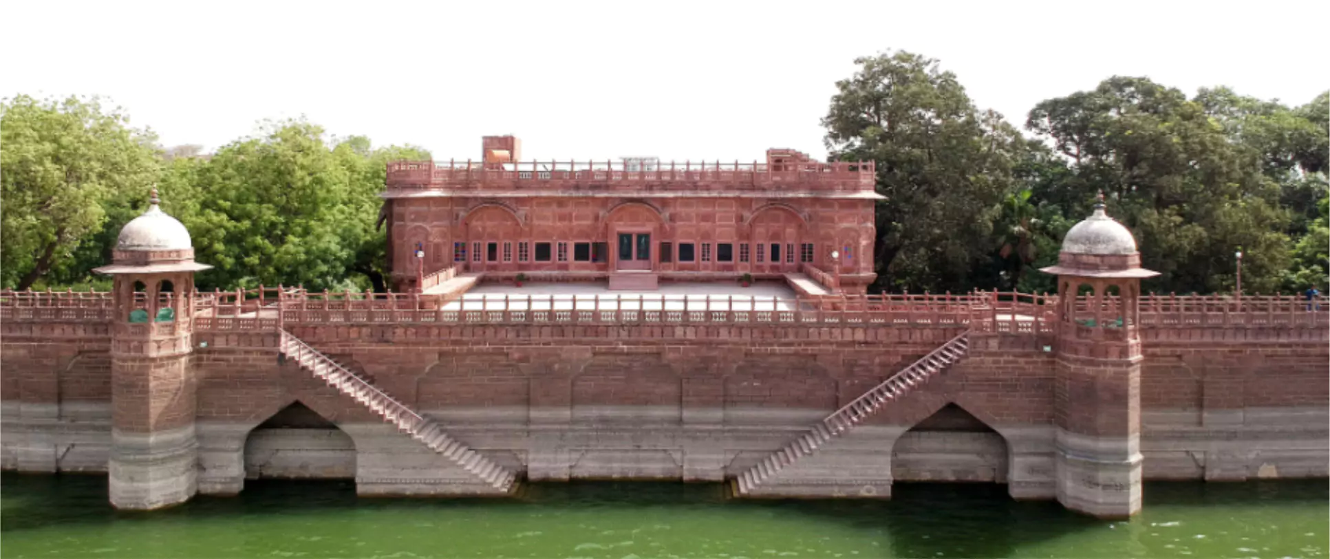 welcomheritage-bal-samand-lake-palace